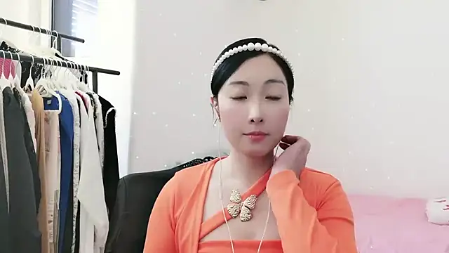 Rachel-6600 online show from 04/23/26, 06:09