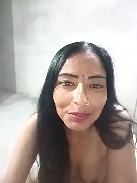 Snapshot of Shakira-Devi chatting on 03/18/25, 06:17 Shakira-Devi online show from 03/18/25, 06:17