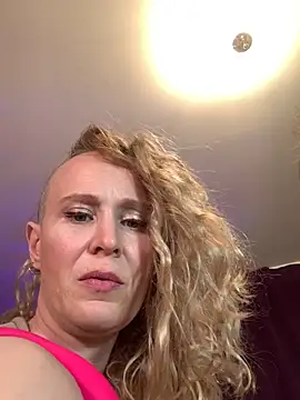 Snapshot of SusieandLacey chatting on 02/11/26, 02:11 SusieandLacey online show from 02/11/26, 02:11