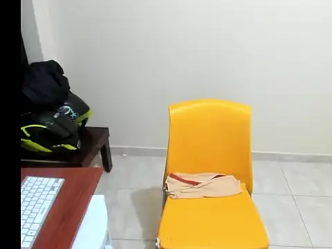 Snapshot of Olgahunder chatting on 03/14/25, 05:16 Olgahunder online show from 03/14/25, 05:16