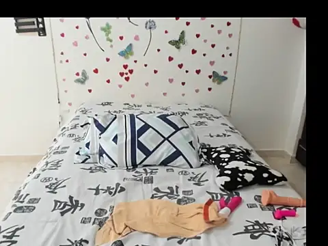 Snapshot of Olgahunder chatting on 03/16/25, 05:07 Olgahunder online show from 03/16/25, 05:07