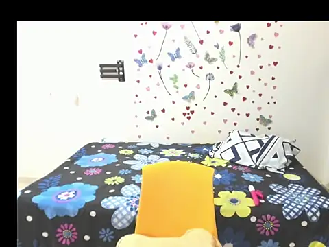 Snapshot of Olgahunder chatting on 03/12/25, 09:24 Olgahunder online show from 03/12/25, 09:24