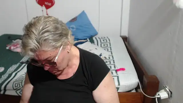 Snapshot of Olgahunder chatting on 02/23/26, 09:37 Olgahunder online show from 02/23/26, 09:37