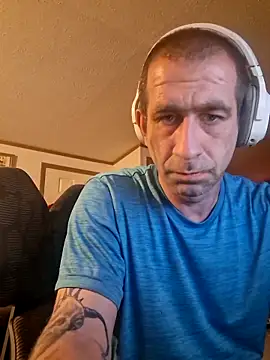 Snapshot of mayg chatting on 06/16/26, 04:45 mayg online show from 06/16/26, 04:45