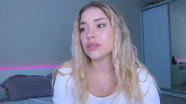 Snapshot of DIANAxxxDIAMOND chatting on 10/01/25, 07:35 DIANAxxxDIAMOND online show from 10/01/25, 07:35