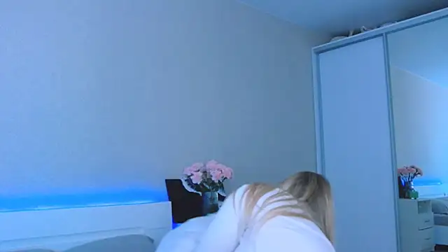 Snapshot of DIANAxxxDIAMOND chatting on 10/16/25, 02:58 DIANAxxxDIAMOND online show from 10/16/25, 02:58