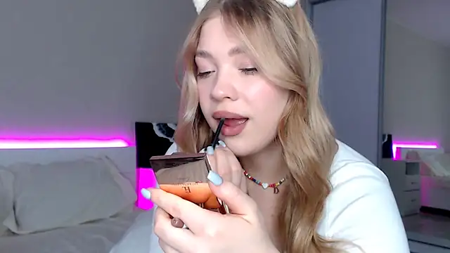 Snapshot of DIANAxxxDIAMOND chatting on 03/14/25, 09:57 DIANAxxxDIAMOND online show from 03/14/25, 09:57