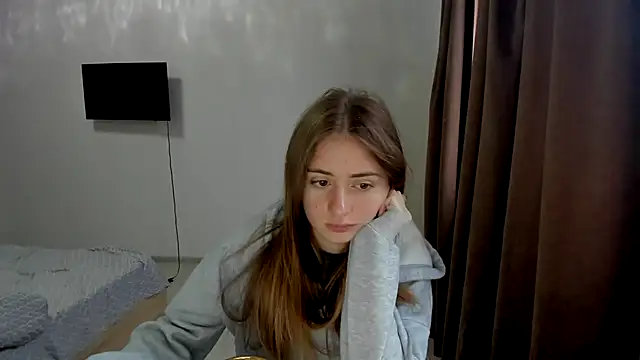 LilyHaart online show from 10/13/25, 04:36