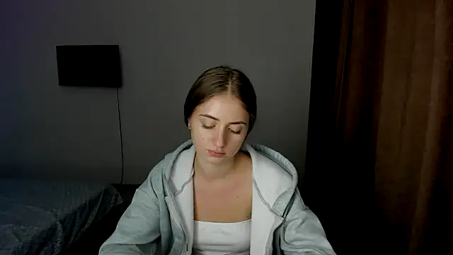 LilyHaart online show from 09/17/25, 05:37