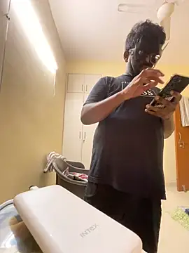 Snapshot of nightlife__12 chatting on 03/13/25, 12:02 nightlife 12 online show from 03/13/25, 12:02