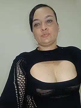 Snapshot of megan_milf79 chatting on 07/12/26, 01:56 megan milf79 online show from 07/12/26, 01:56