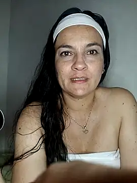 Snapshot of megan_milf79 chatting on 03/16/25, 08:10 megan milf79 online show from 03/16/25, 08:10