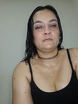 Snapshot of megan_milf79 chatting on 07/15/26, 03:52 megan milf79 online show from 07/15/26, 03:52