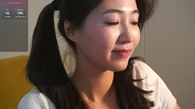 SeulBi online show from 03/13/25, 12:02