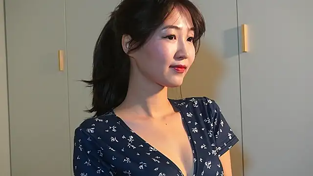 SeulBi online show from 03/11/25, 04:18