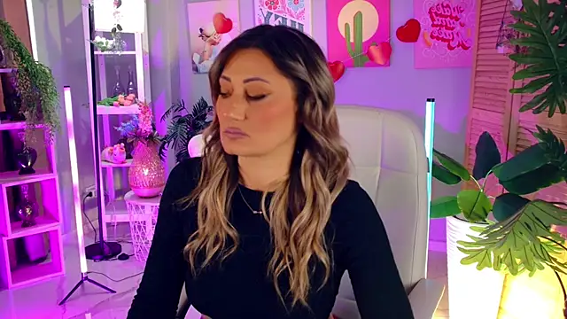 SarahAlluring online show from 04/04/26, 12:23