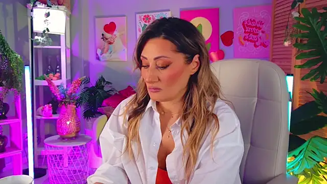 SarahAlluring online show from 04/13/26, 03:16