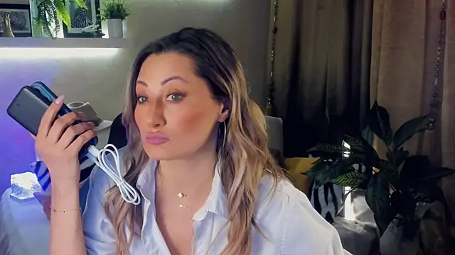 SarahAlluring online show from 05/01/26, 06:13