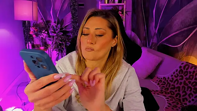 SarahAlluring online show from 11/20/25, 12:28