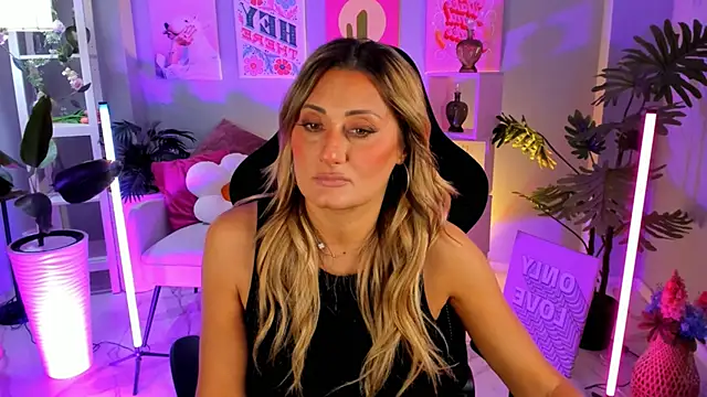 SarahAlluring online show from 10/20/25, 11:00