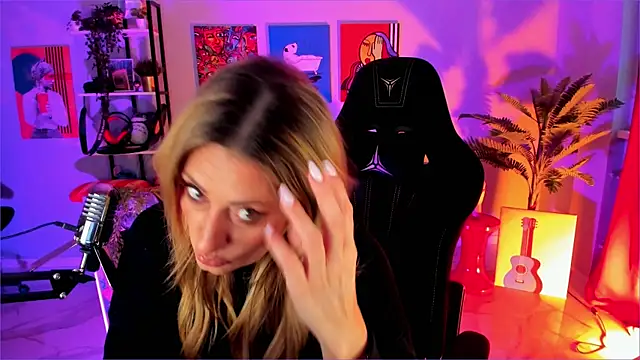 SarahAlluring online show from 12/20/25, 11:24