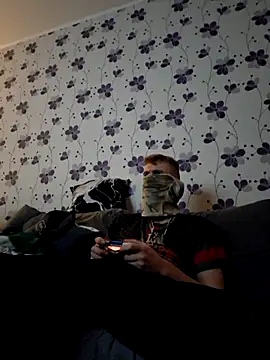 ThePython666 online show from 10/25/25, 04:33