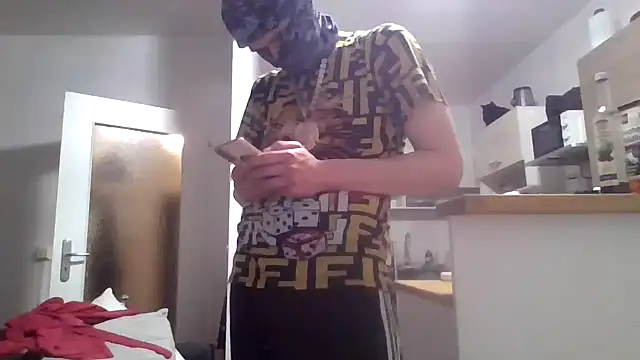 Snapshot of ThePython666 chatting on 03/15/25, 12:25 ThePython666 online show from 03/15/25, 12:25