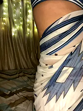 Snapshot of lustyindiancouple chatting on 10/07/25, 03:46 lustyindiancouple online show from 10/07/25, 03:46