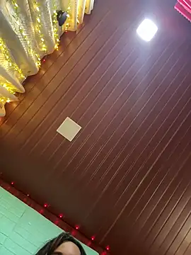 Snapshot of lustyindiancouple chatting on 10/05/25, 09:05 lustyindiancouple online show from 10/05/25, 09:05