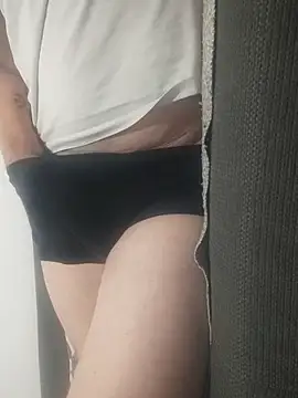 gui67675 online show from 10/15/25, 08:28