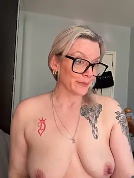 Curvy-Cleo online show from 02/25/26, 10:48