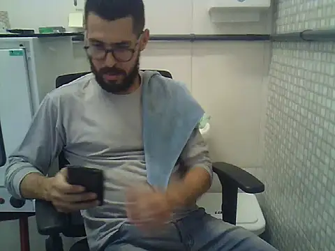 pdasgyn online show from 04/15/26, 05:39