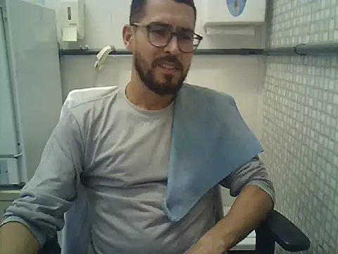 Snapshot of pdasgyn chatting on 07/08/26, 06:52 pdasgyn online show from 07/08/26, 06:52