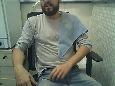 Snapshot of pdasgyn chatting on 05/05/26, 05:27 pdasgyn online show from 05/05/26, 05:27