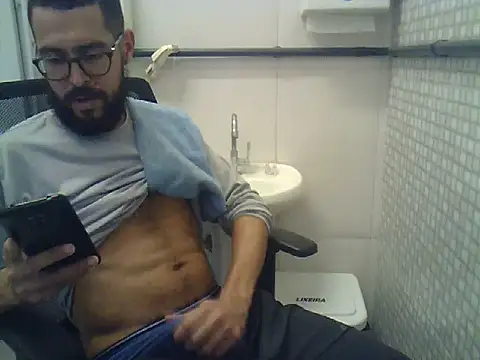 Snapshot of pdasgyn chatting on 05/20/26, 02:58 pdasgyn online show from 05/20/26, 02:58