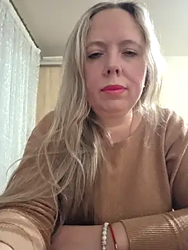 Snapshot of Irina3718 chatting on 11/30/25, 03:02 Irina3718 online show from 11/30/25, 03:02