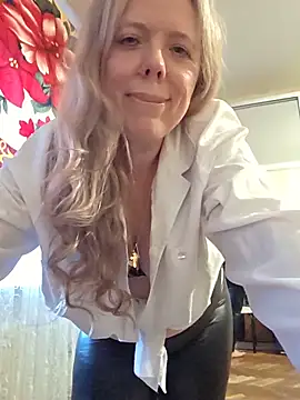 Snapshot of Irina3718 chatting on 06/01/26, 03:55 Irina3718 online show from 06/01/26, 03:55