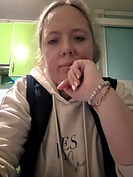 Snapshot of Irina3718 chatting on 12/15/25, 09:53 Irina3718 online show from 12/15/25, 09:53