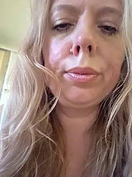 Snapshot of Irina3718 chatting on 06/17/26, 04:39 Irina3718 online show from 06/17/26, 04:39