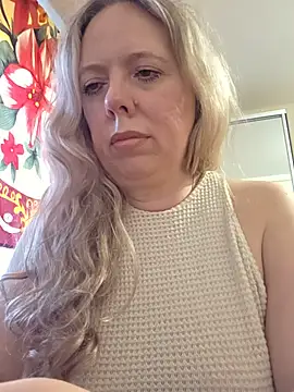 Snapshot of Irina3718 chatting on 06/12/26, 01:42 Irina3718 online show from 06/12/26, 01:42