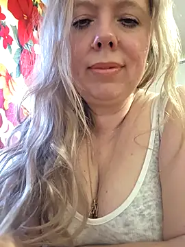 Snapshot of Irina3718 chatting on 04/28/26, 03:16 Irina3718 online show from 04/28/26, 03:16