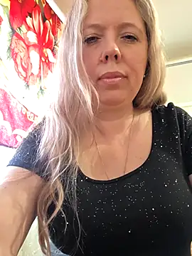 Snapshot of Irina3718 chatting on 05/09/26, 11:24 Irina3718 online show from 05/09/26, 11:24