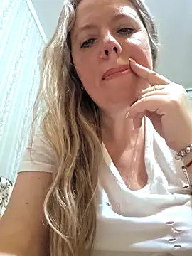 Irina3718 online show from 03/28/26, 07:37