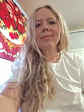 Snapshot of Irina3718 chatting on 07/10/26, 03:34 Irina3718 online show from 07/10/26, 03:34
