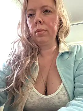 Snapshot of Irina3718 chatting on 04/29/26, 02:54 Irina3718 online show from 04/29/26, 02:54