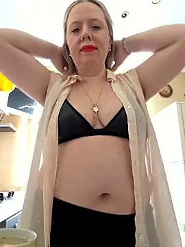 Snapshot of Irina3718 chatting on 05/08/26, 11:03 Irina3718 online show from 05/08/26, 11:03