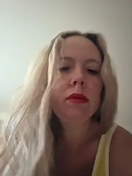 Snapshot of Irina3718 chatting on 11/29/25, 09:31 Irina3718 online show from 11/29/25, 09:31