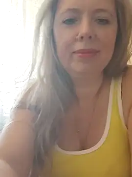 Snapshot of Irina3718 chatting on 11/21/25, 11:31 Irina3718 online show from 11/21/25, 11:31