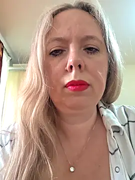 Irina3718 online show from 04/19/26, 12:39