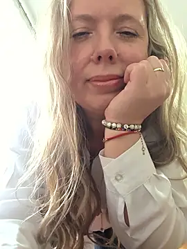 Irina3718 online show from 01/11/26, 12:01